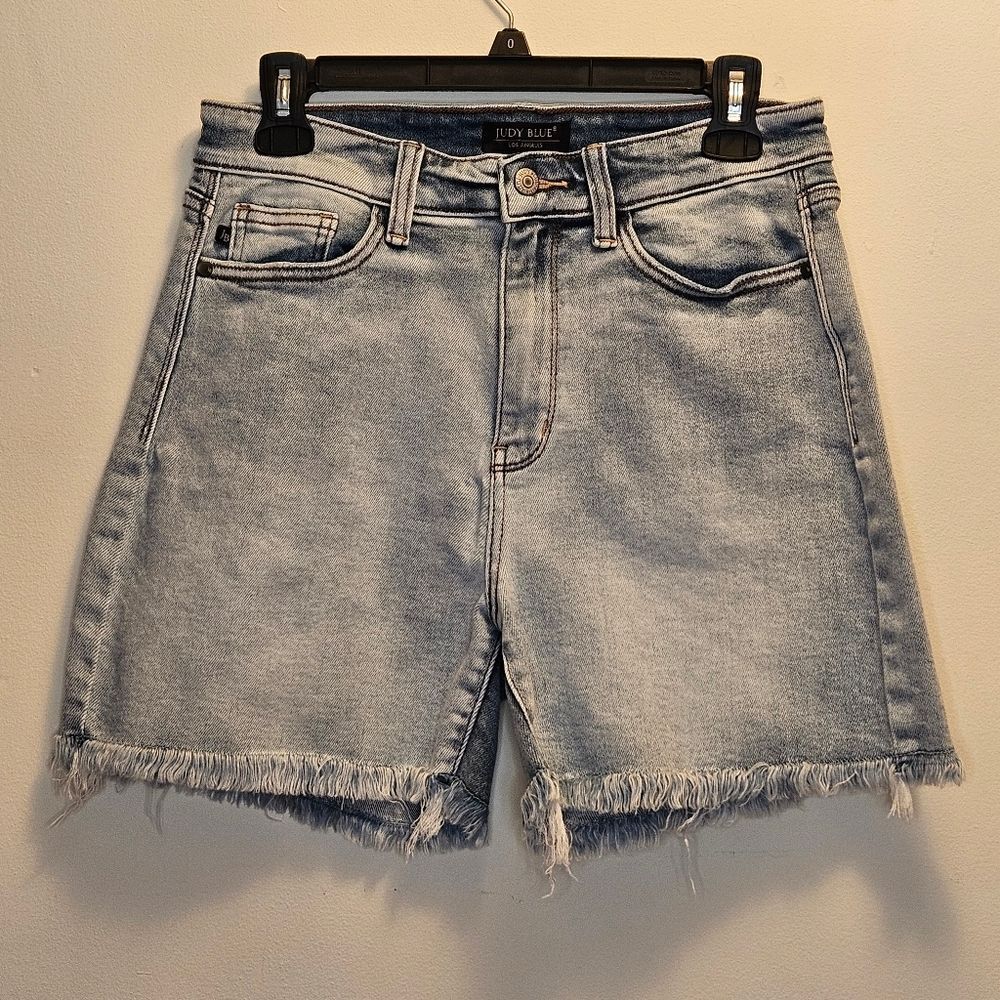 Judy Blue Women's High Rise Denim Tummy Control Frayed hem Shorts Size L EUC